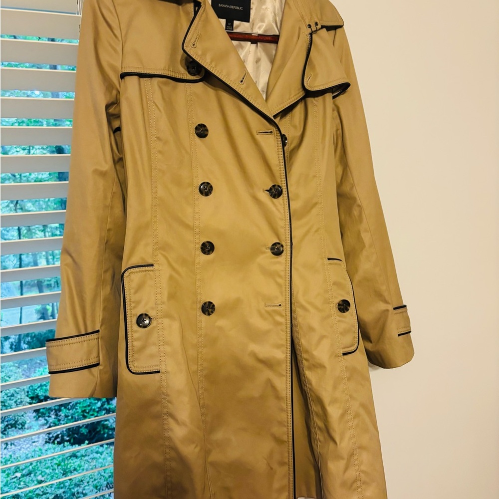 Banana Republic Classic Beige Trench Coat